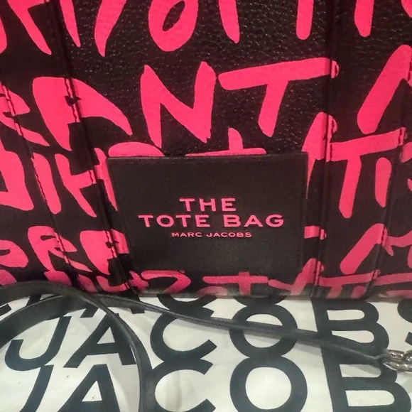 Marc Jacobs Neon Pink and Black Graphic Tote - Picture 4 of 8